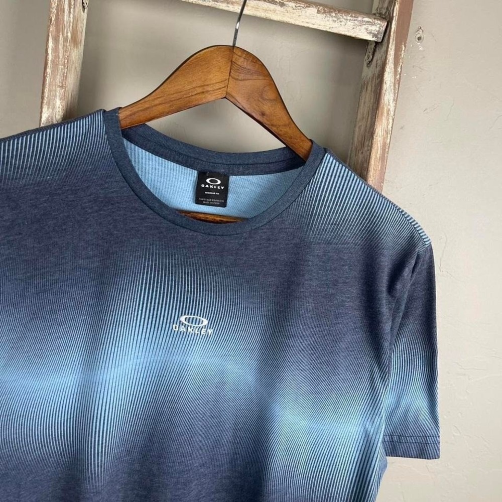 Mens Oakley Blue Wave T Shirt size Med - Picture 2 of 6